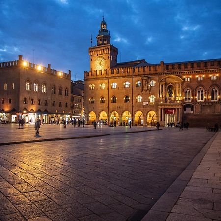 Urbanicooh Garisenda - Piazza Maggiore View 博洛尼亚 外观 照片