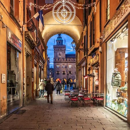Urbanicooh Garisenda - Piazza Maggiore View 博洛尼亚 外观 照片